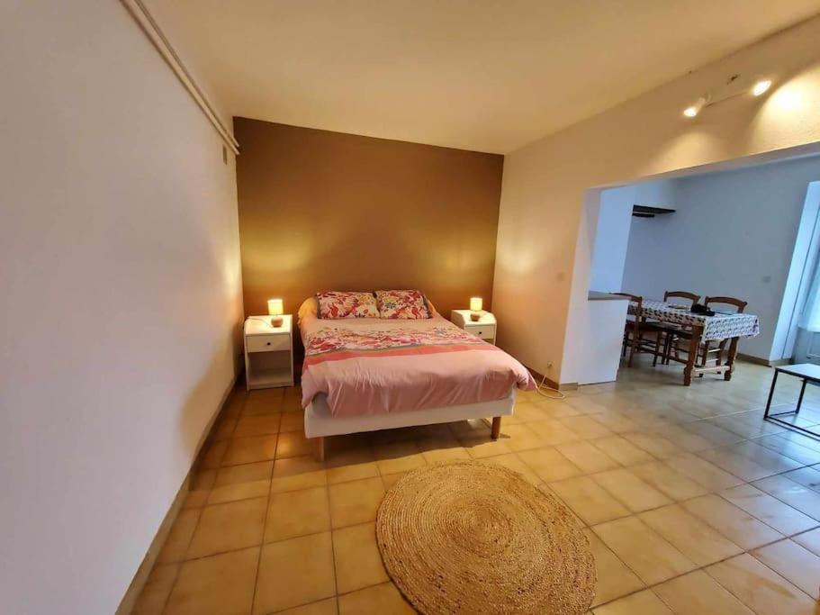 Studio Au Pied Du Chateau De Castelnaud Exterior photo